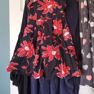 Sleeveless summer dress with tulle lining